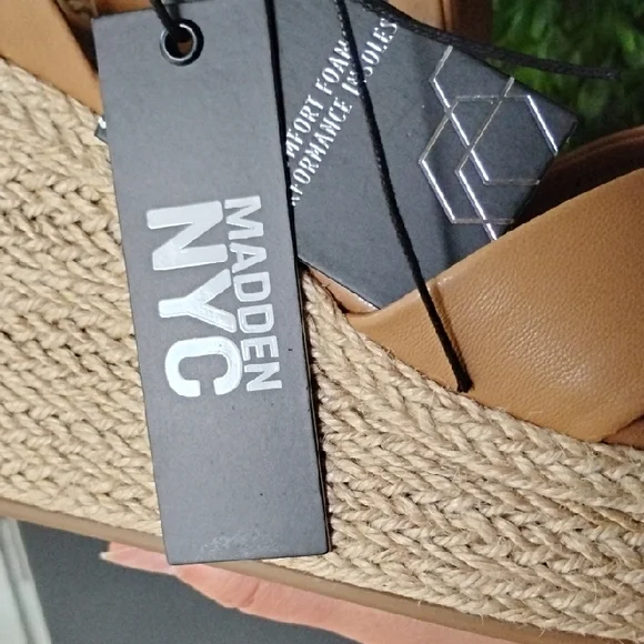 Elegant Tan Wedge Sandals - Picture 3 of 3